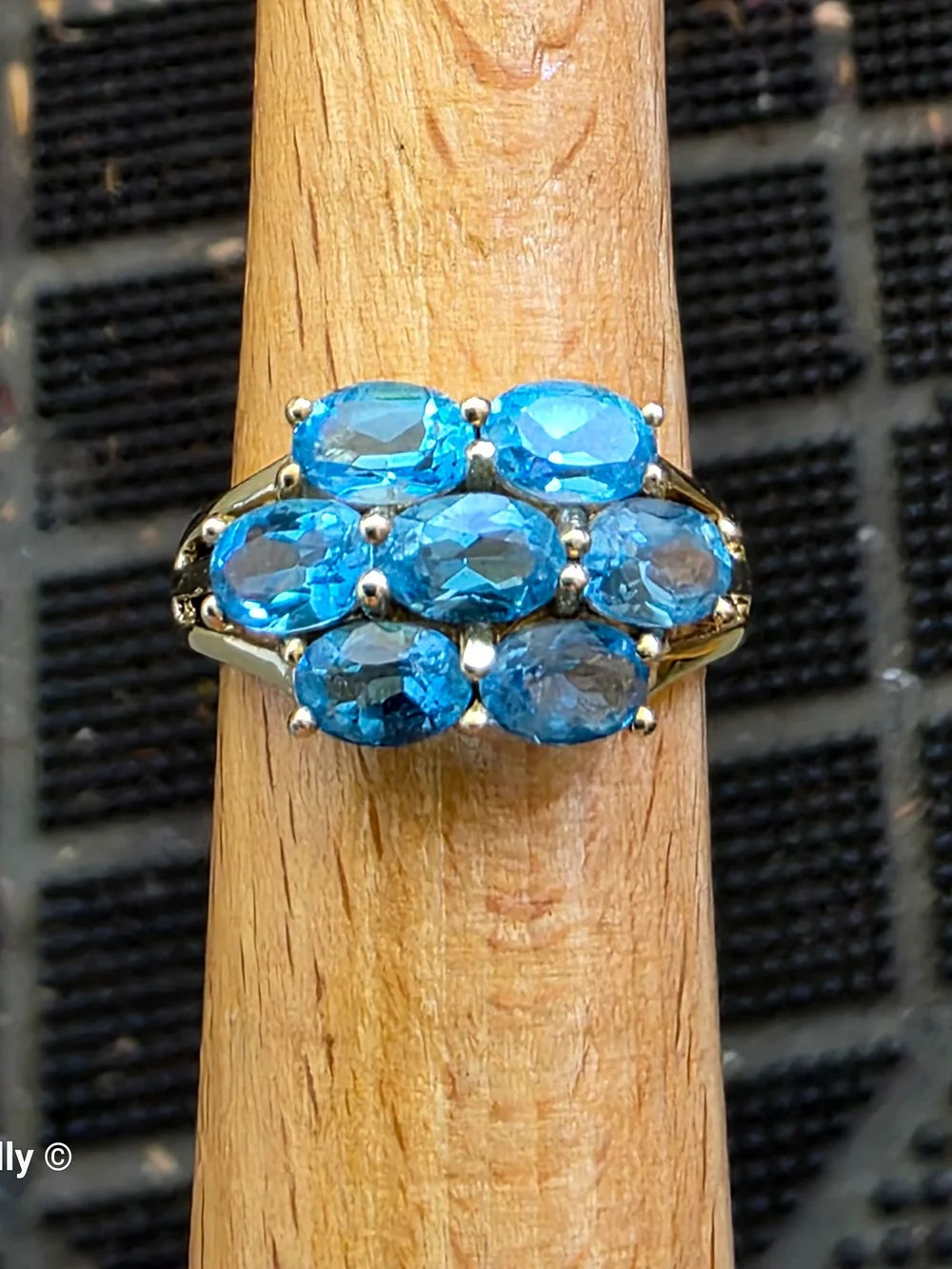 14K Yellow Gold Blue Topaz Cocktail Ring Size 6.5 - Solid Gold!